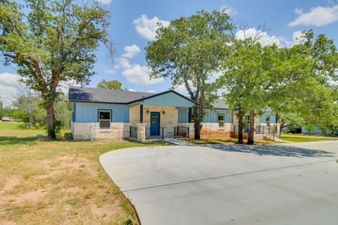 1 Mi to Lake LBJ: Peaceful Home w/ Patio & Yard! Apartment in Granite Shoals