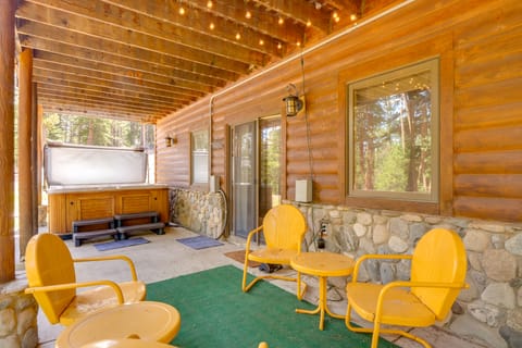 Hot Tub Hideaway w/ Views & Deck in Fairplay! House in Park County
