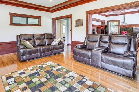Stroll to SF Bay Beaches! Cozy Home in Alameda House in Alameda