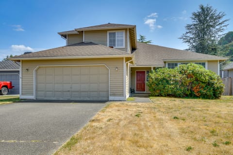 Walk to Hiking Trails: Renton Home w/ Fenced Yard! House in Cascade-Fairwood