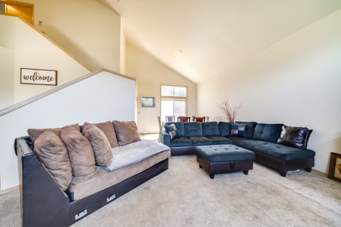 Walk to Hiking Trails: Renton Home w/ Fenced Yard! House in Cascade-Fairwood