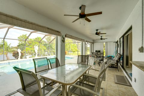 4 Mi to Port C Beach Park! Classy Canal-Front Home House in Port Charlotte