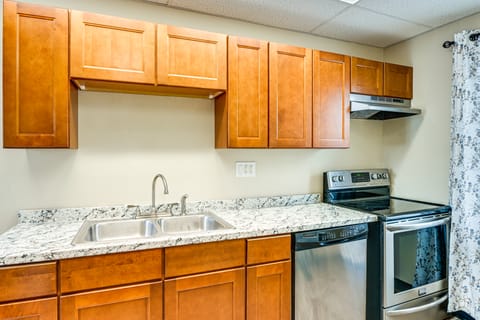 Walk to Dtwn Seneca Falls: Family Retreat w/ Yard! Apartment in Finger Lakes