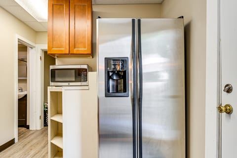 Walk to Dtwn Seneca Falls: Family Retreat w/ Yard! Apartment in Finger Lakes