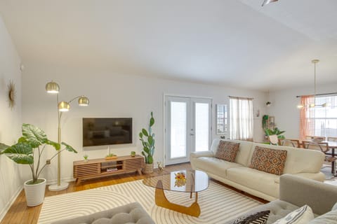 3 Mi to Escambia Bay: Home w/ Deck & Private Yard! House in Alabama