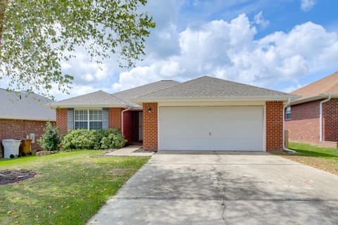 3 Mi to Escambia Bay: Home w/ Deck & Private Yard! House in Alabama
