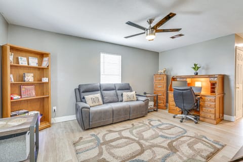 Quaint Coastal Cottage 1 Mi to Dtwn Panama City! House in Highway 30A Florida Beach