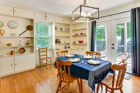 Walk to Dtwn & Freed-Hardeman: Home w/ Fenced Yard House in Tennessee