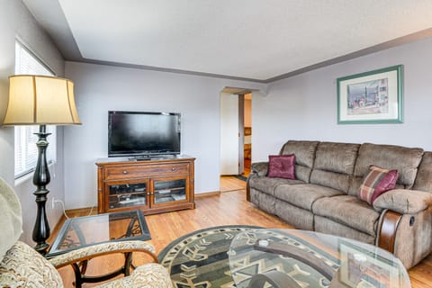 Pool, Hot Tub & Tennis Courts: Yuma Home Near Dtwn House in Yuma