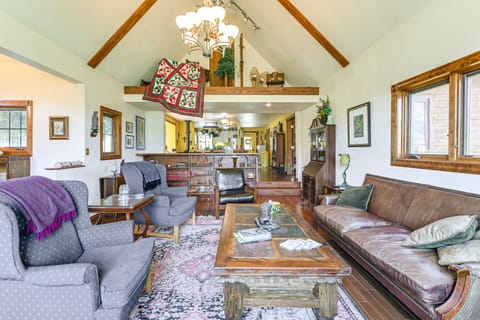 'Wagon Wheel Hideaway' Near Fishing in Creede! House in Colorado