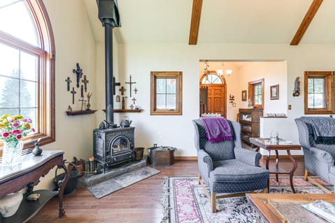 'Wagon Wheel Hideaway' Near Fishing in Creede! House in Colorado