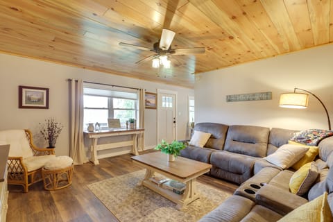 Ski, Hike & Explore: Fort Ann Home w/ Game Room House in Lake George