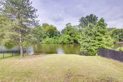 Lakefront Family Home 13 Mi From Gateway Arch! House in Pontoon Beach