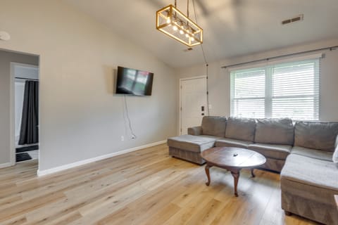 12 Mi to St Louis: Pet-Friendly Metro East Home House in Pontoon Beach