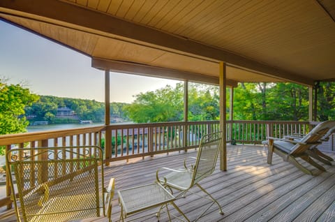 Dock & Prime Location: Lakefront Osage Beach Home House in Osage Beach