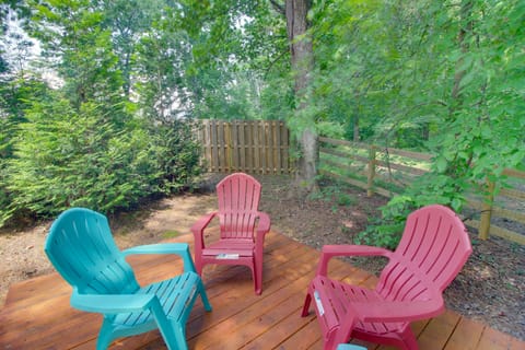 Unplugged Retreat! Unique Yurt w/ Deck in Smokies Apartment in Center Hill Lake