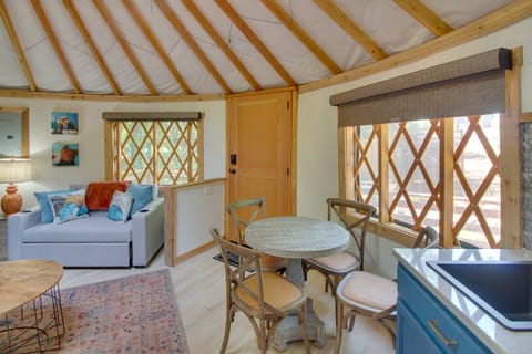 Unplugged Retreat! Unique Yurt w/ Deck in Smokies Apartment in Center Hill Lake