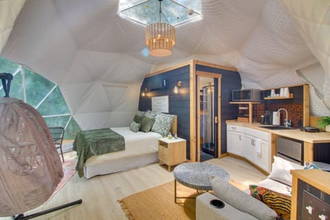 Unique Dome Home w/ Deck in Smoky Mountains Apartment in Center Hill Lake