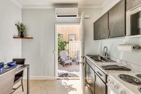 Extended-Stay Suite Near I-15 in Lake Elsinore! Apartment in Lake Elsinore