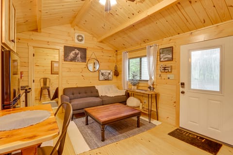 15 Mi to Blue Ridge: Forested Cabin w/ Decks! House in Union County