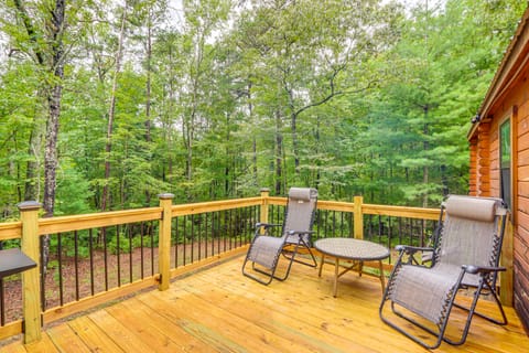 15 Mi to Blue Ridge: Forested Cabin w/ Decks! House in Union County
