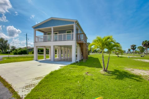 Sunny Fort Myers Home: Golf, Shop & Relax! House in Iona