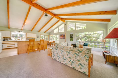 Private Hot Tub & Deck: Tranquil Volcano Hideaway! House in Volcano