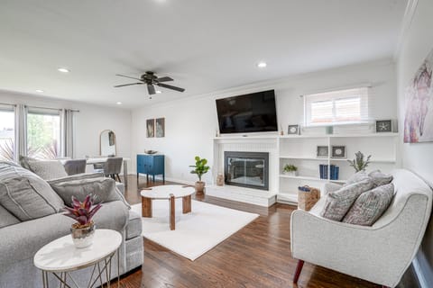 Private Zen Garden + Fireplace: Chic Hayward Oasis House in Union City