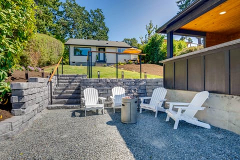 Waterfront Gem w/ Boat Dock & Lift in Lakewood! House in Lakewood