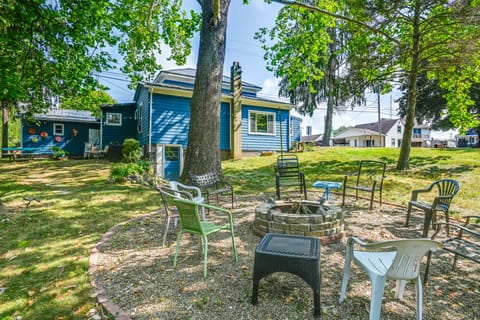 Boat & Unwind! Charming Atwood Lake Farmhouse House in Ohio