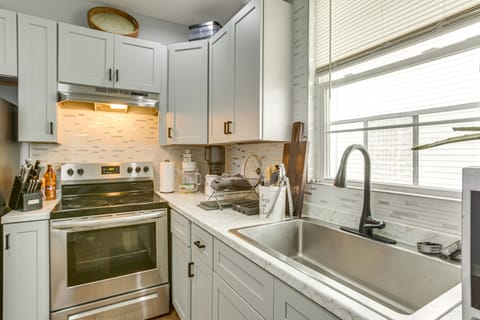 Work & Play: Colorful Home in Heart of NOLA! House in New Orleans