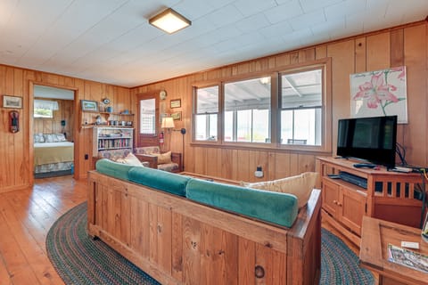Dock & Rowboat: 'Beechnut Bungalow' on Keuka Lake House in Keuka Lake