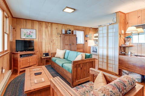 Dock & Rowboat: 'Beechnut Bungalow' on Keuka Lake House in Keuka Lake