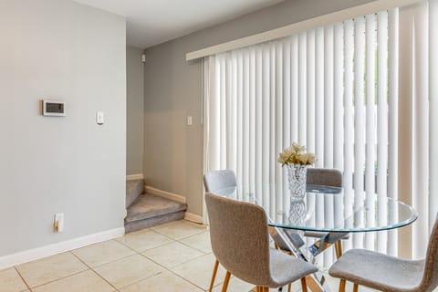 Steps to Park: Dog-Friendly Condo in Conyers! Apartment in Conyers