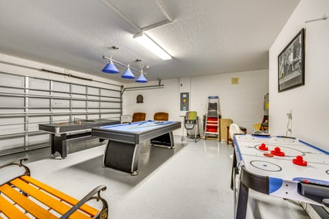 10 Mi to Disney: Family Retreat w/ Game Room! House in Four Corners