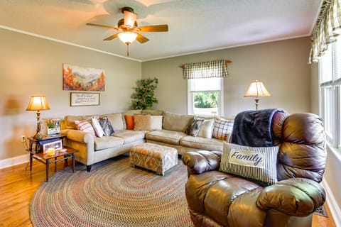 8 Mi to Clemson: Peaceful Family Home w/ Yard House in Seneca