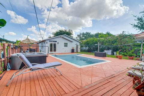 Pompano Beach Bungalow w/ Private Pool! House in Pompano Beach