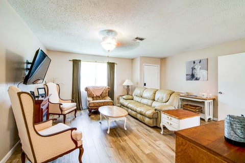 Explore Weeki Wachee Springs: Pet-Friendly Home House in Brooksville