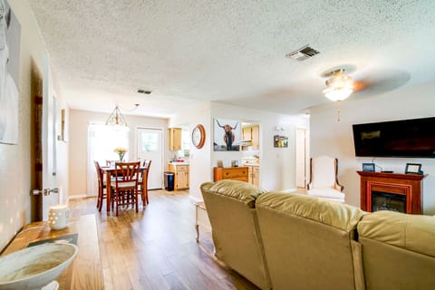 Explore Weeki Wachee Springs: Pet-Friendly Home House in Brooksville