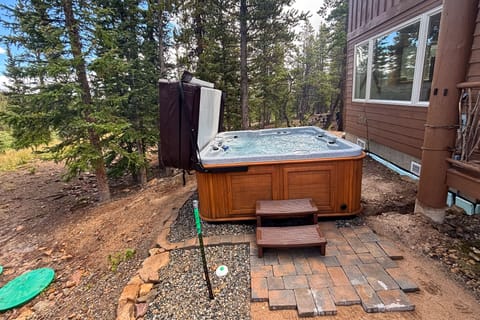 Hot Tub + Game Room: Fairplay Cabin Near Hiking House in Park County