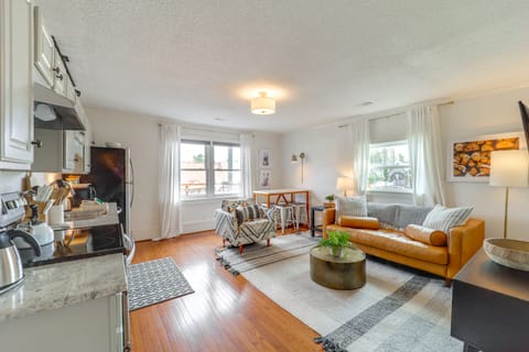 Shop, Dine & Unwind: Dtwn Blowing Rock Retreat! Apartment in Blowing Rock