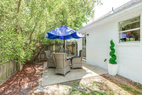 1 Mi to Ole Miss: Pet-Friendly Retreat w/ Yard House in Oxford