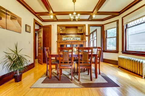 Near Hospitals & Dtwn Minneapolis! Extended Stay House in Minneapolis