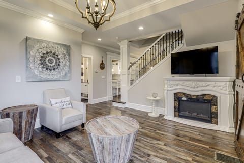 Modern Comfort Near Columbus: Home w/ Yard & Porch House in Ohio