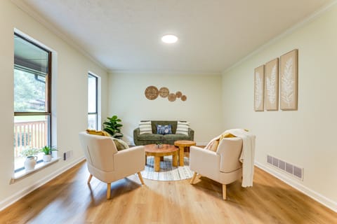 5 Mi to Stone Mountain: Family Home House in Redan