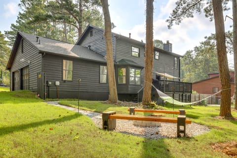 5 Mi to Stone Mountain: Family Home House in Redan