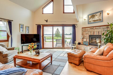 Garage Game Room, Bar: Coldwater Lake House! House in Michigan