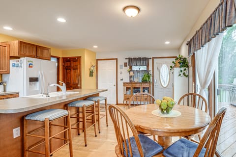 Garage Game Room, Bar: Coldwater Lake House! House in Michigan