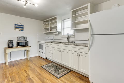 Lake Days, BBQs & Fireside Nights: Afton Retreat House in Ozark Mountains