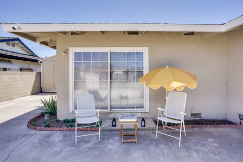 Explore SoCal! Cozy Retreat Near Disney & Beaches Apartment in Fountain Valley